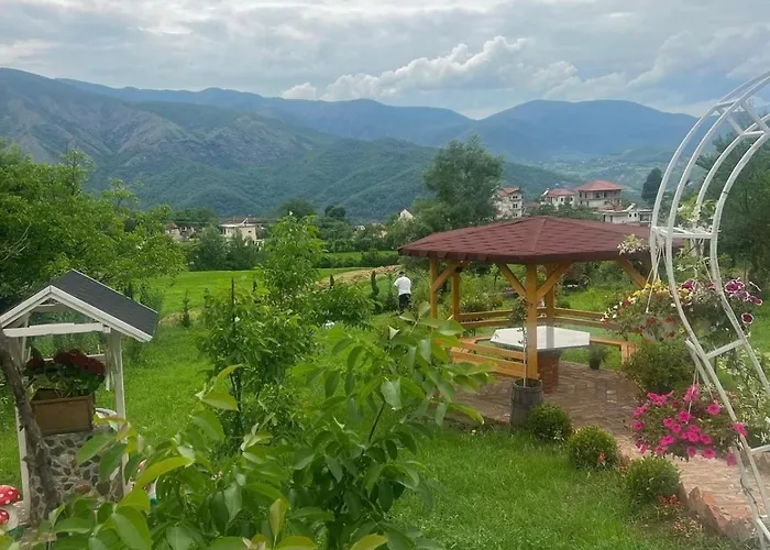 Bujtina Kael Гостевой дом Librazhd